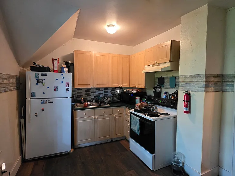 61 Congress St #2 — Photo 4