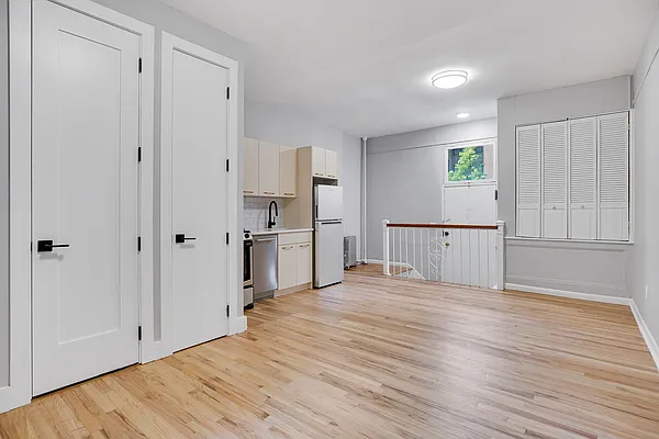 Rented by Peter R. Hungerford, LREB | media 11