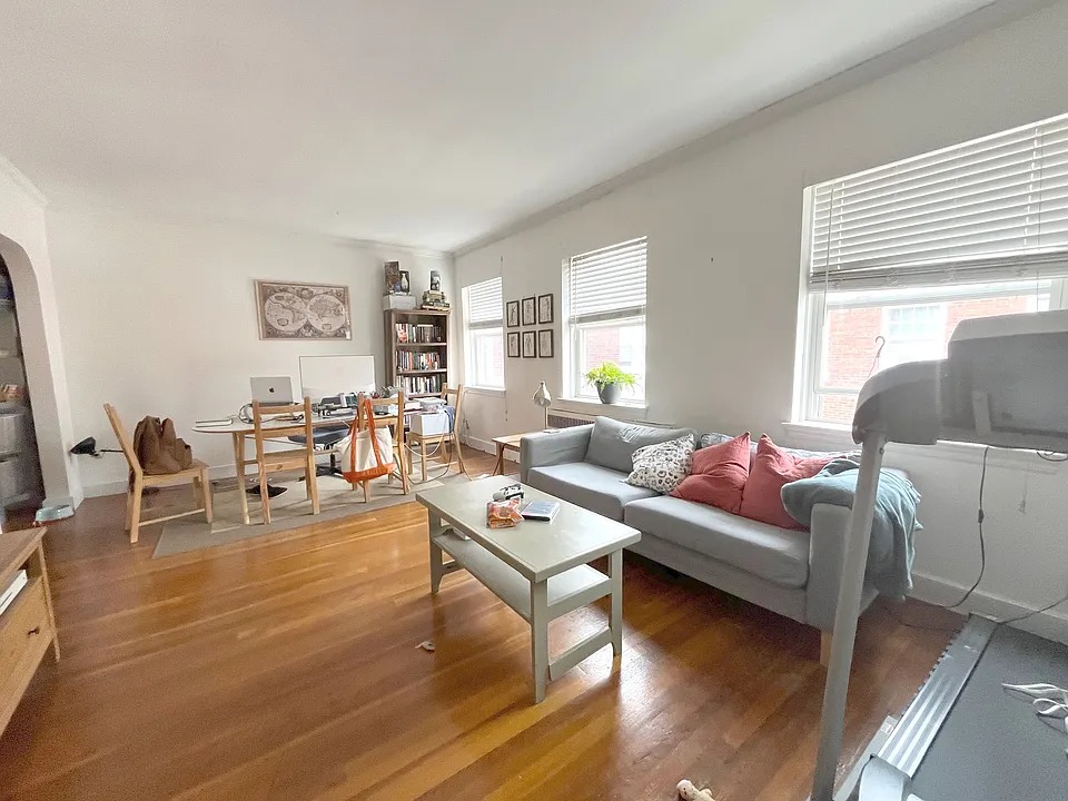 20 Fairbanks St #8F