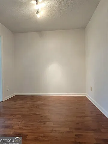 4063 Coopers Hill Dr SE — Photo 5