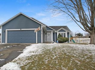 8855 Sequoia Ct, Woodbury, MN 55125