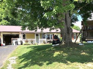 6827 Veto Rd, Belpre, OH 45714