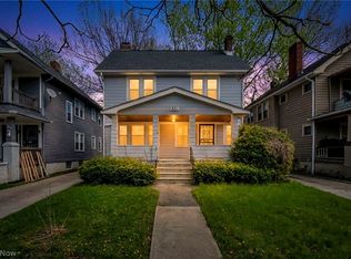 921 Helmsdale Rd, Cleveland Heights, OH 44112