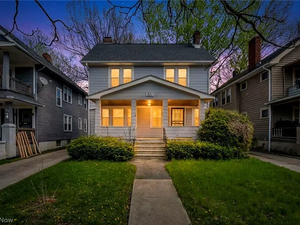 921 Helmsdale Rd, Cleveland Heights, OH 44112