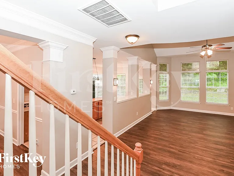 5611 Branthurst Dr — Photo 2