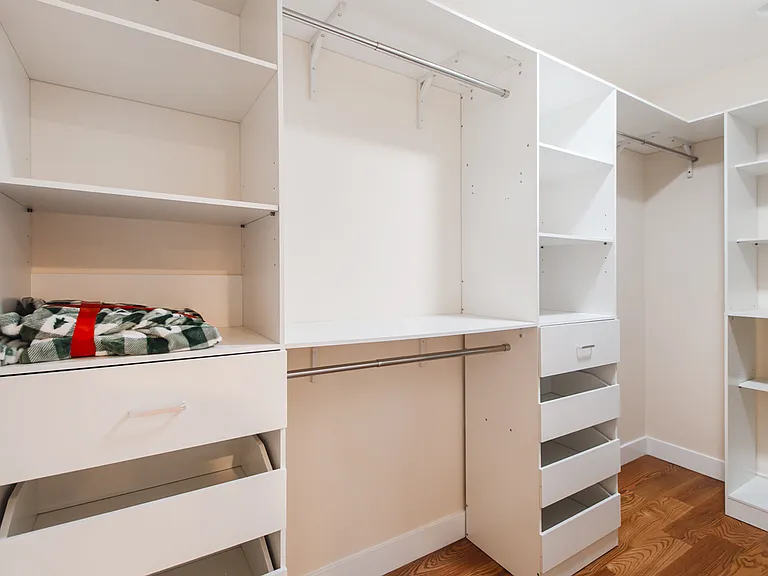 Walk in closet
