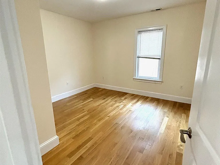 59 Greenleaf Ave — Photo 12