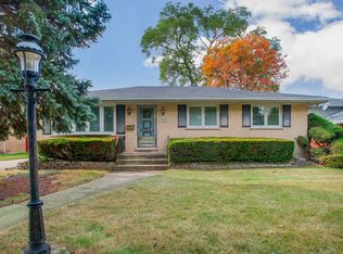 936 S Iowa Ave, Addison, IL 60101