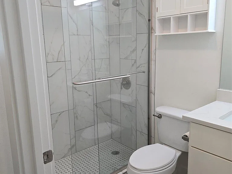 6103 Calmar Cv — Photo 11
