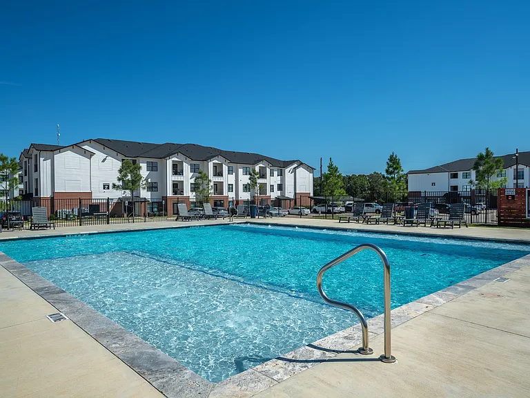 Burnett Trail Apartments — Photo 9