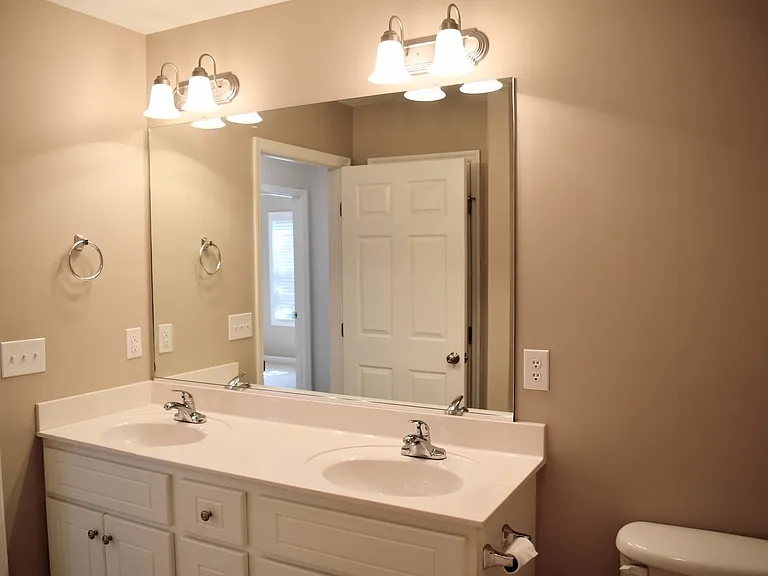 1074 Grove Landing Ln — Photo 16