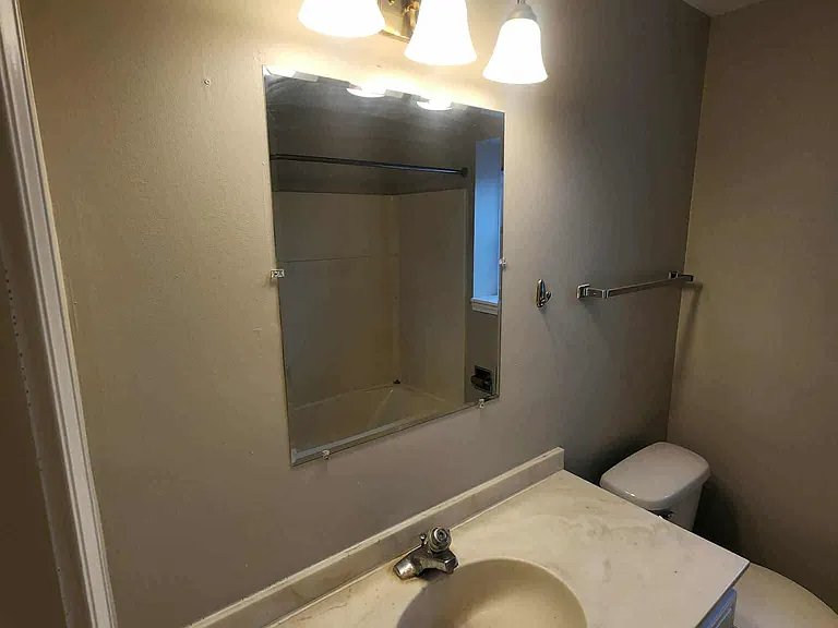 13045 Main St #6 — Photo 10