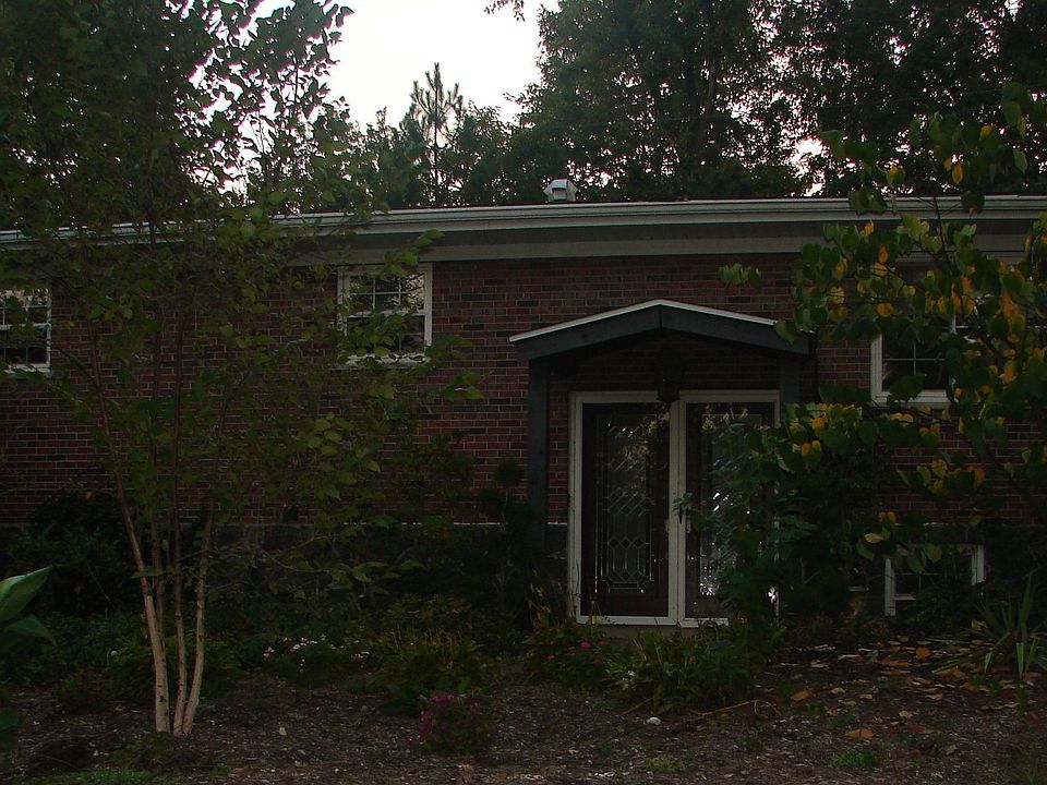 Front of house on 1 acre