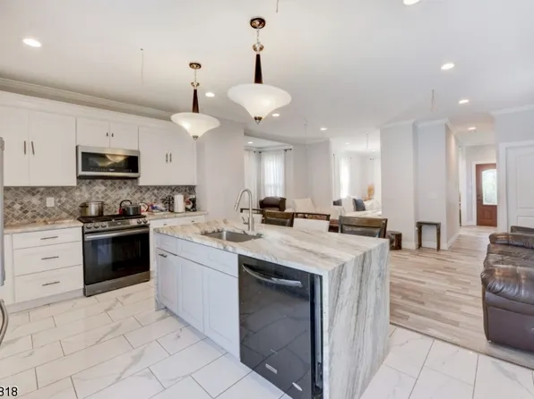 15 Yale St, Dover Town, NJ 07801