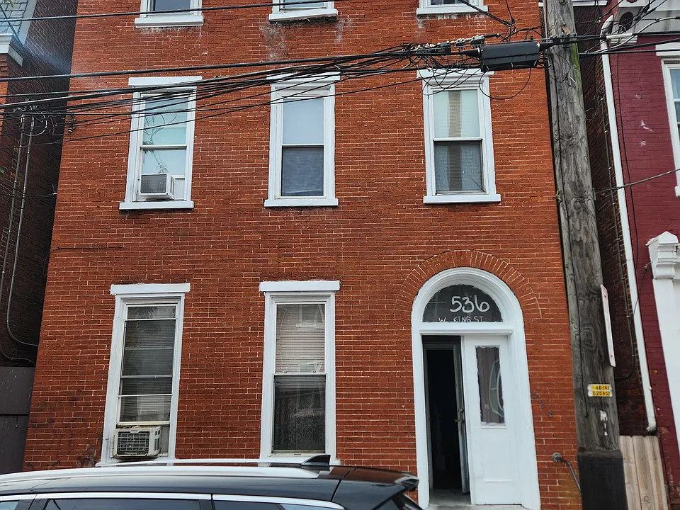 536 W King St #4