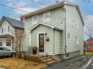 2582 Elm St, Halifax, NS B3L 2Y4