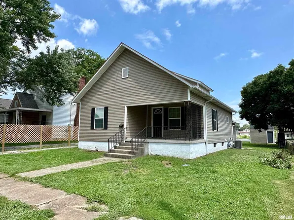 206 N Gardner St, West Frankfort, IL 62896
