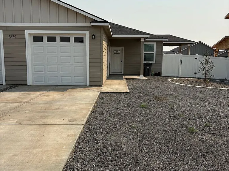 2390 Cascade St — Photo 11