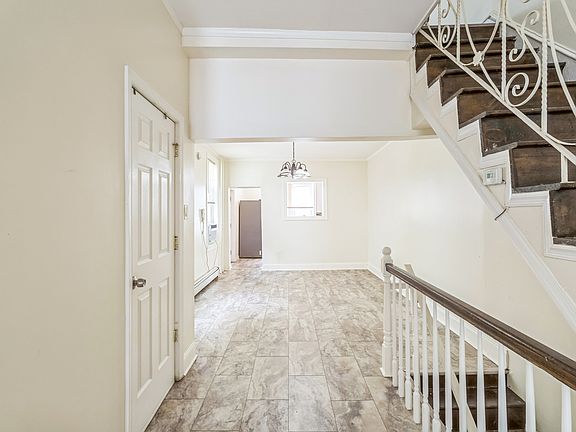 4th image of 1124 W Nevada St