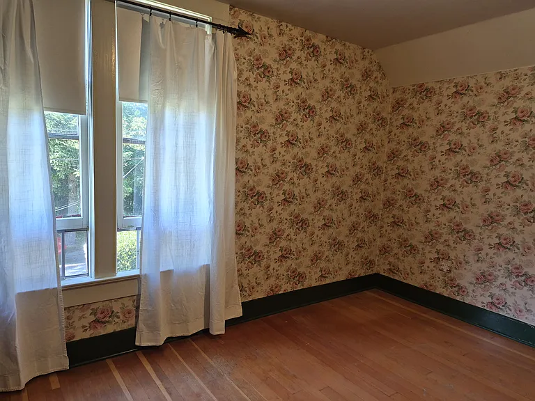 317 Columbia St — Photo 12