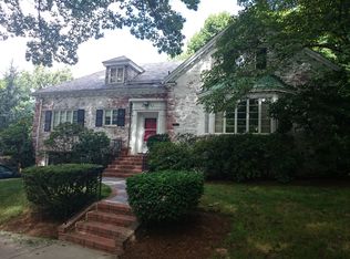 15 Chatham Cir, Brookline, MA 02446