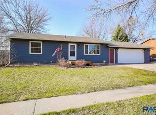 213 E Glenwood Dr, Brandon, SD 57005