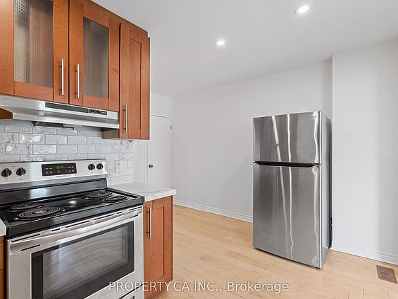 5th image of 679 Vaughan Rd