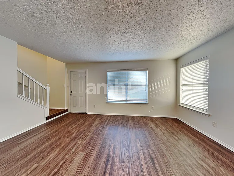 717 Timber Trl — Photo 6