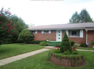 11 Oakwood Ln, Elkview, WV 25071