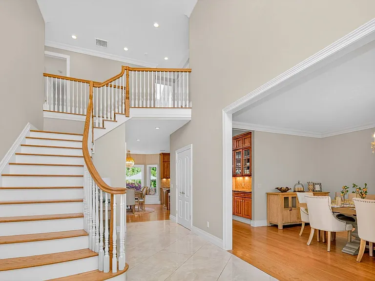 37 Squires Blvd — Photo 5