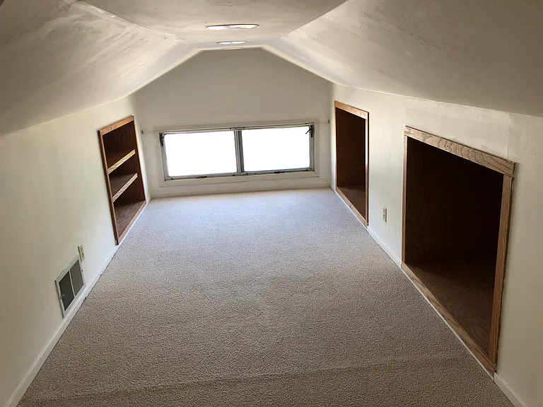 315 University St #B — Photo 6
