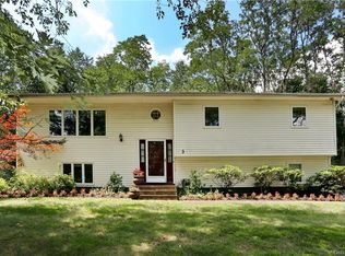 3 Barrie Dr, Spring Valley, NY 10977