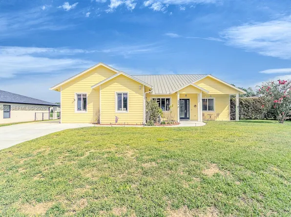 374 Parker St NE, Lake Placid, FL 33852