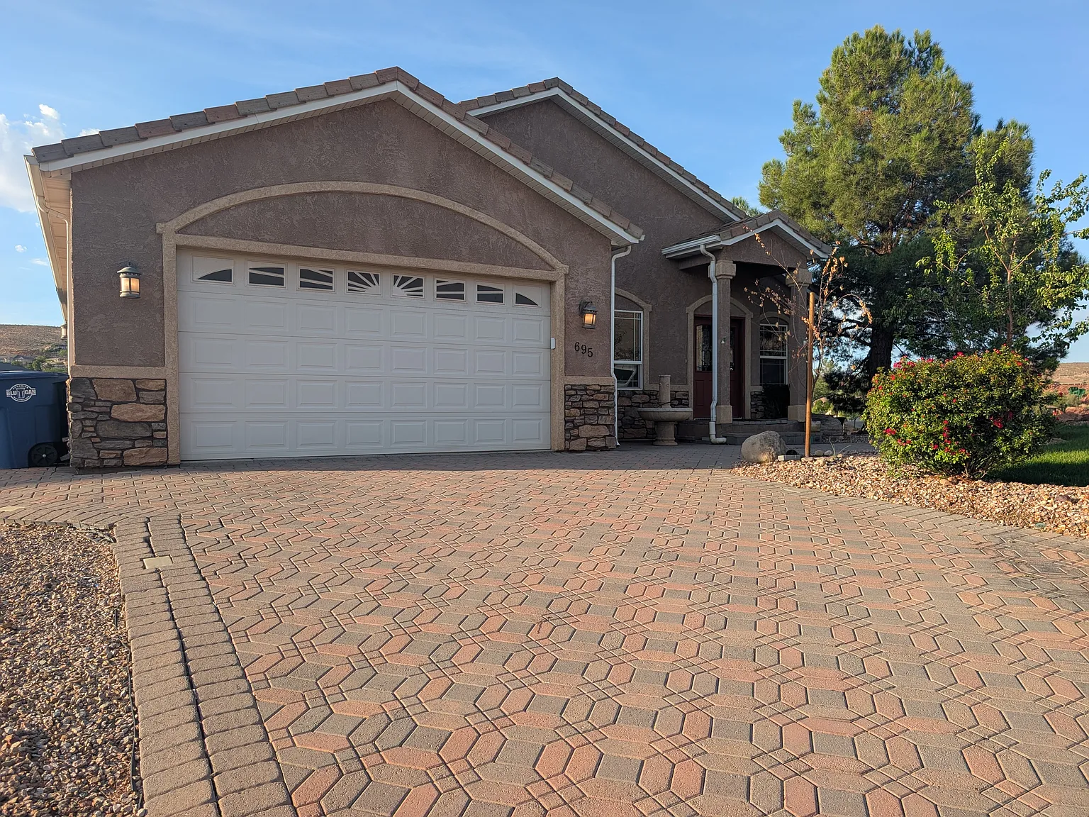 5 bed, 3576 sqft, $3,250 — Photo 4