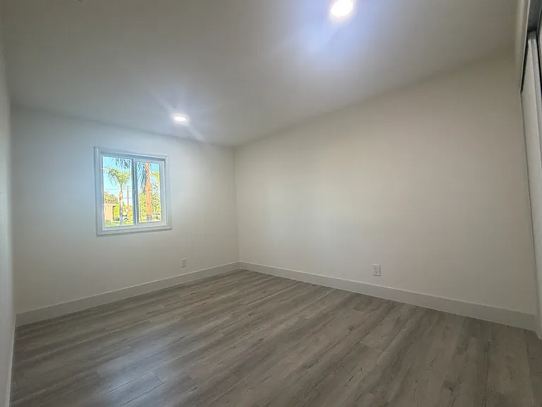 5505 N Traymore Ave — Photo 7