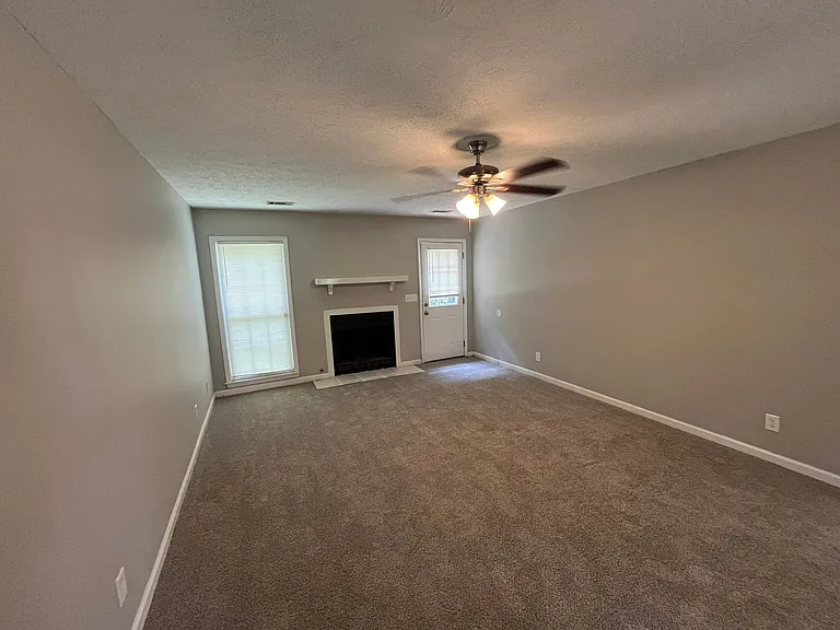 4310 Hart St — Photo 3