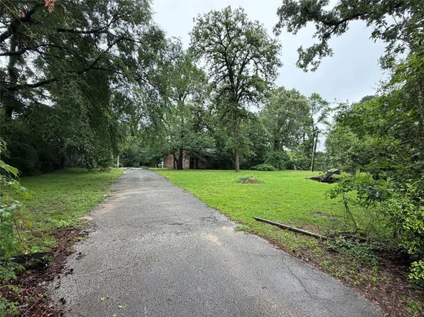 15212 Cedar Cir, Conroe, TX 77302