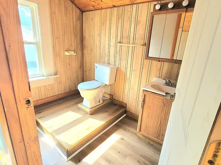 407 E Archer Ave — Photo 12