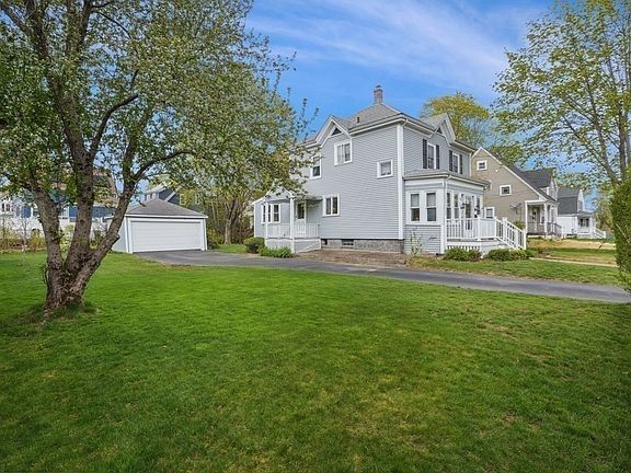 3rd image of 27 Crescent St