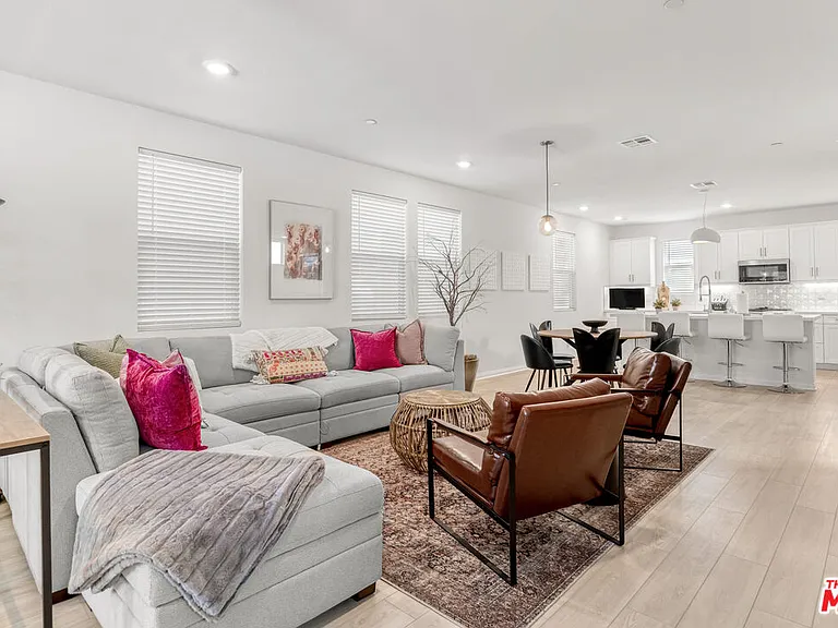 768 Daniel Freeman Cir — Photo 20