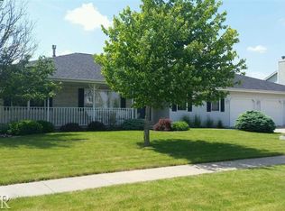 880 N Grant St, El Paso, IL