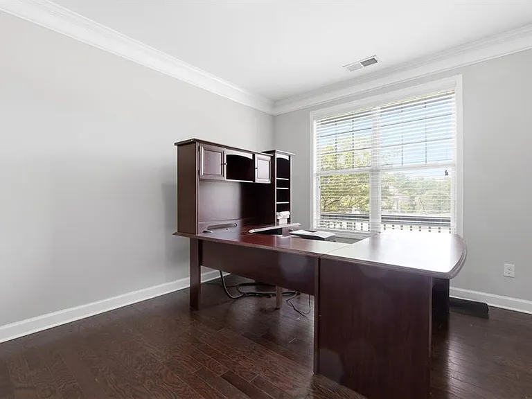 304 Cochin Dr — Photo 8