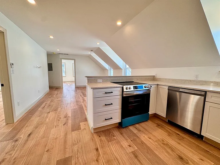 7 Hardy St #2 — Photo 8