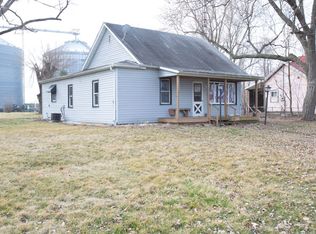 33479 Oak St, Chenoa, IL 61726