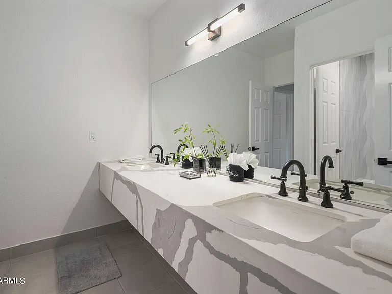 5408 E Kelton Ln — Photo 31