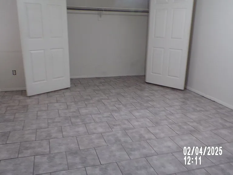 7916 NW Crossland Cir — Photo 9