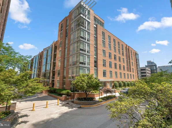 12025 New Dominion Pkwy APT 124, Reston, VA 20190