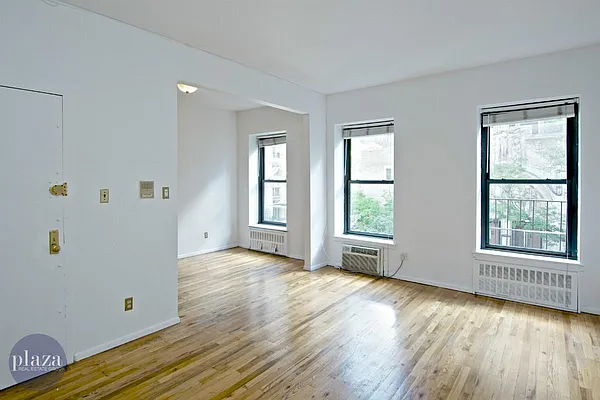 Rented by Plaza Real Estate Group | media 28