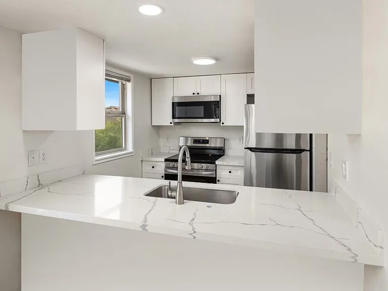 Evergreen Residences — Photo 8