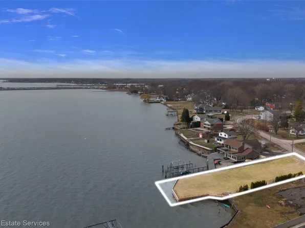 37340 Jefferson Ave, Harrison Township, MI 48045